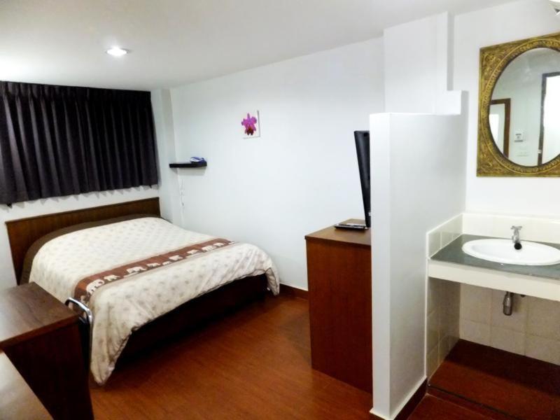 Orchid Inn Bangkok Exteriör bild